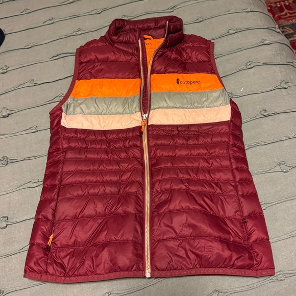 Cotopaxi Vest - Picture 2 of 6